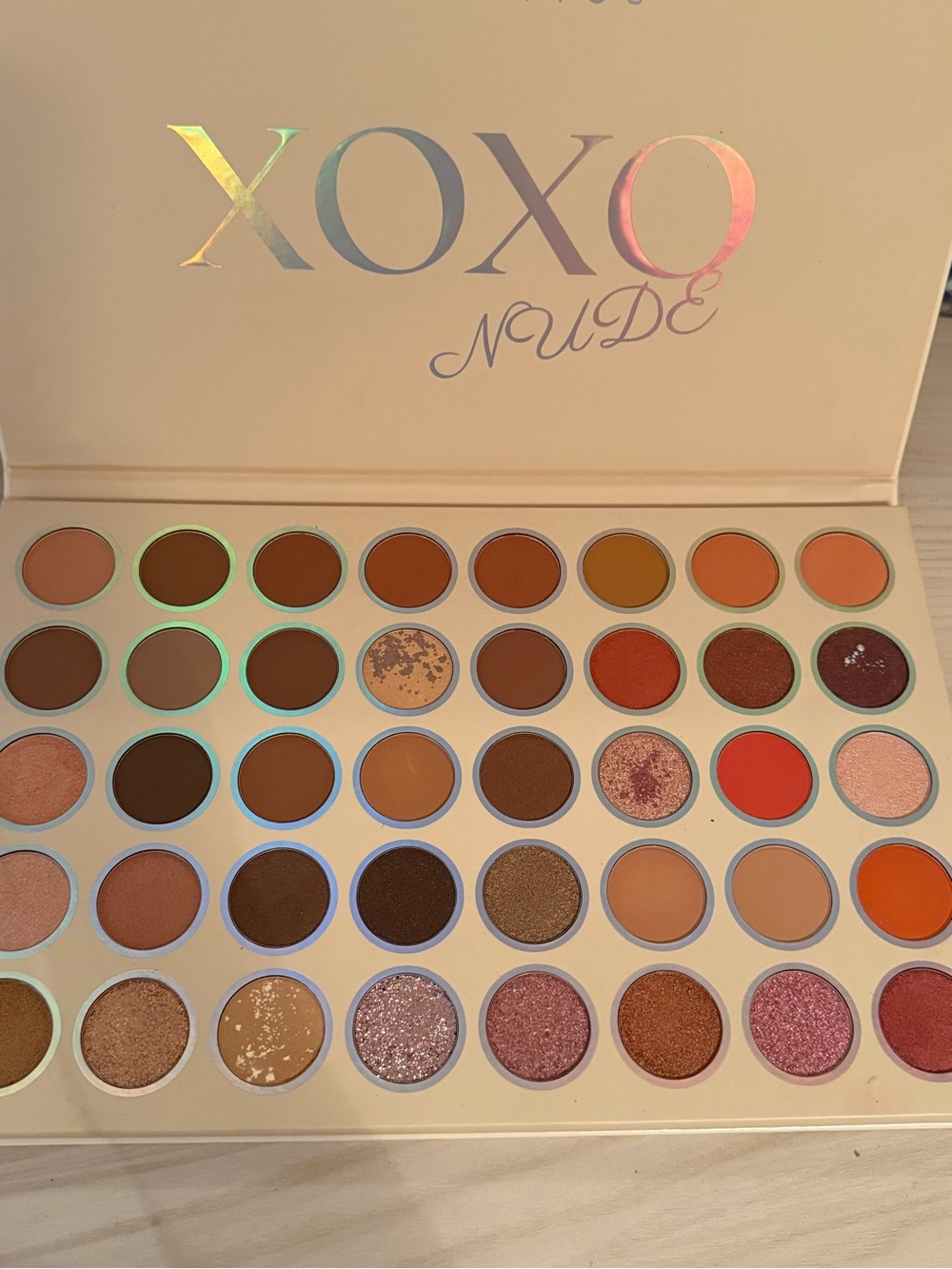 XOXO Nude Eyeshadow Palette — Warm Brown, Peach & Pink Shades